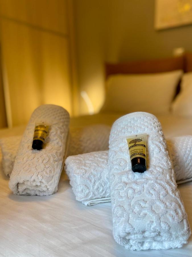 Luxury Suite 10' From The Center Atenas Exterior foto