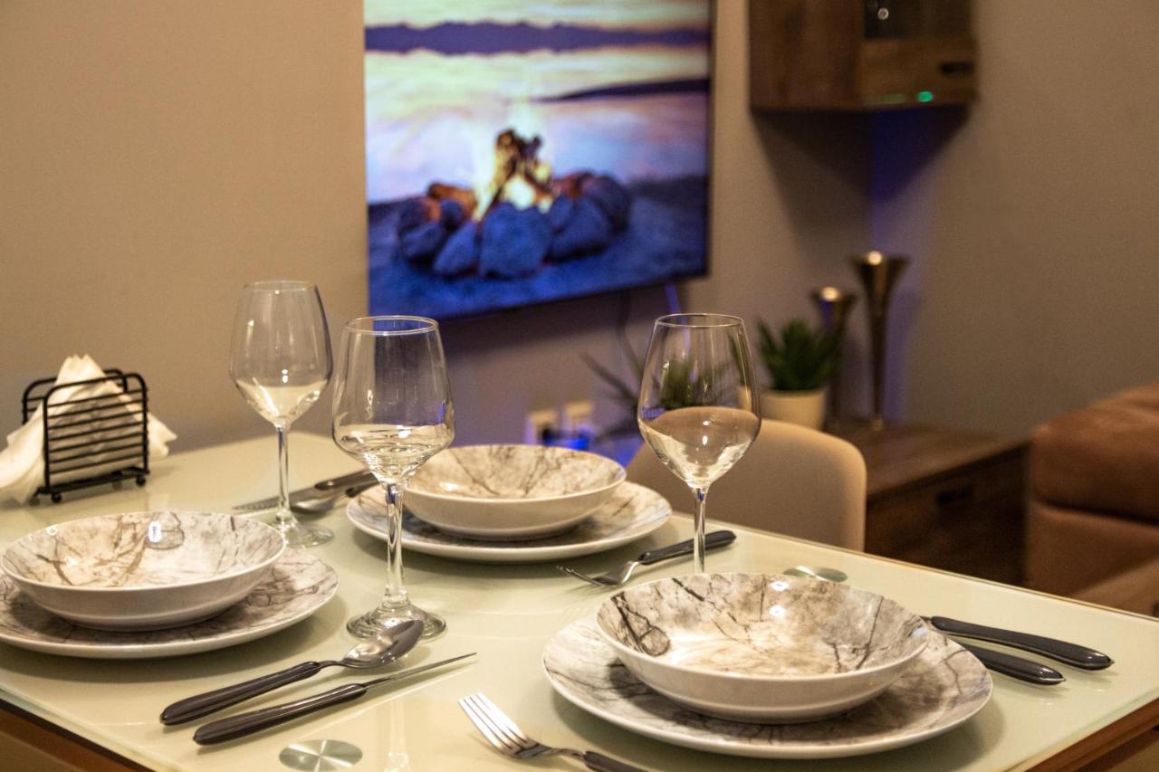Luxury Suite 10' From The Center Atenas Exterior foto