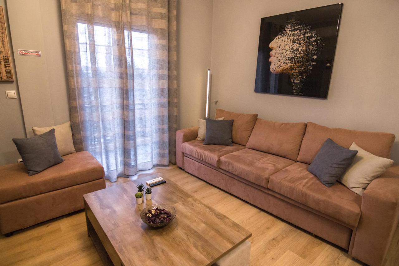 Luxury Suite 10' From The Center Atenas Exterior foto