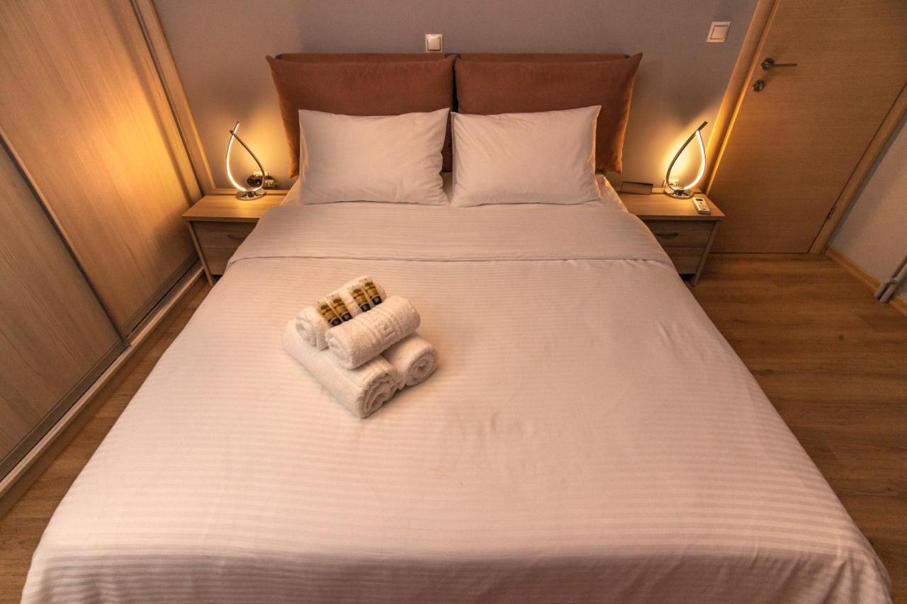 Luxury Suite 10' From The Center Atenas Exterior foto