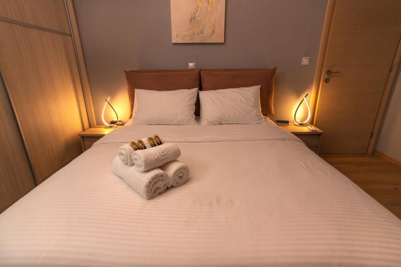 Luxury Suite 10' From The Center Atenas Exterior foto