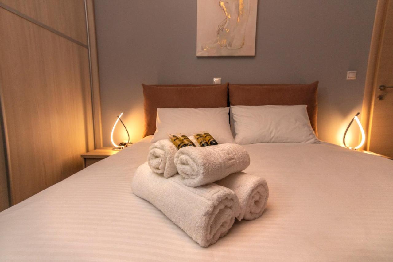 Luxury Suite 10' From The Center Atenas Exterior foto